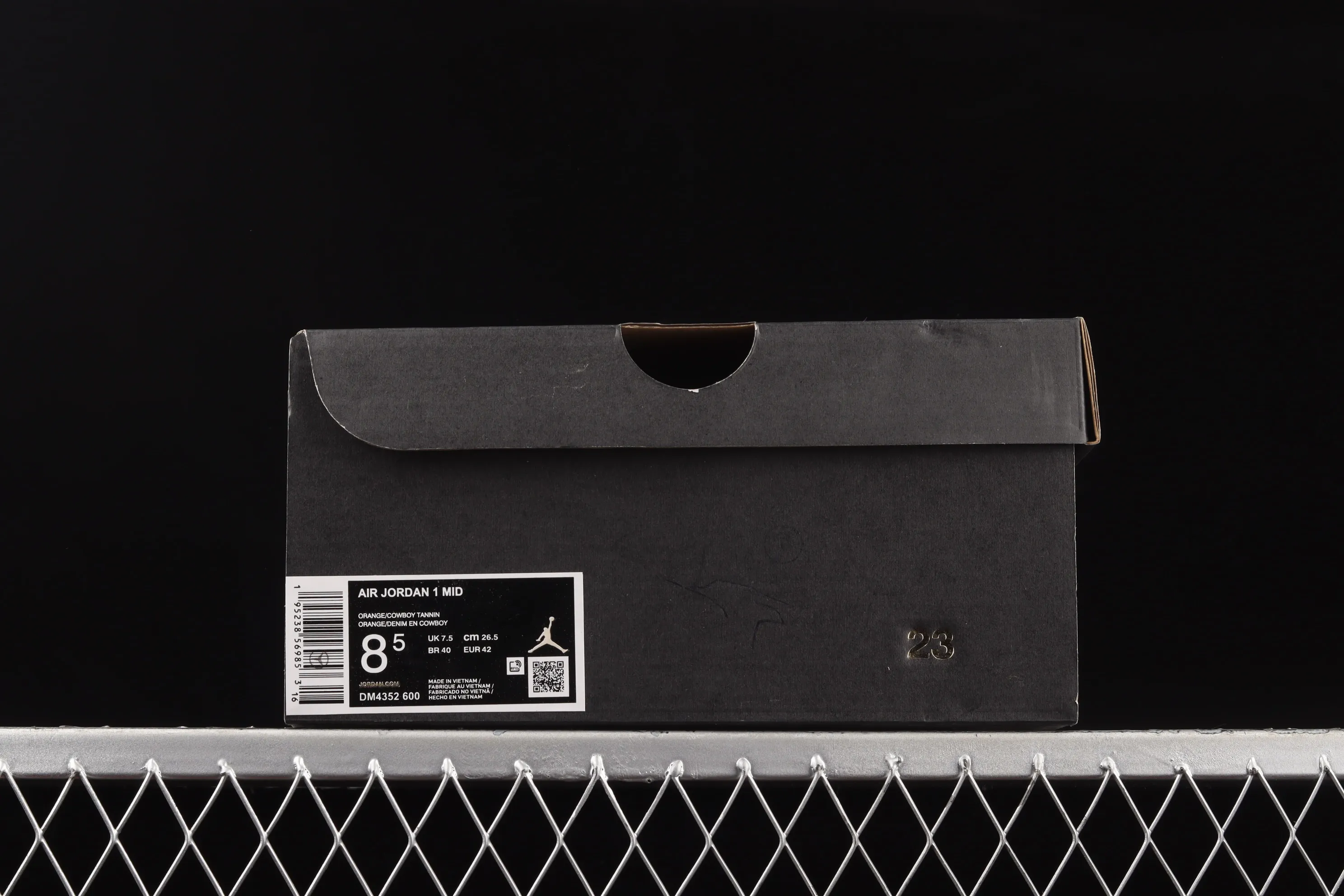 All categories Air Jordan Jordan series basketball shoes Air Jordan 1 Mid Different versions Levi's x Air Jordan 1 Mid "Denim" AJ1 Joe 1 Levi's denim mid-top basketball shoes DM4352-600